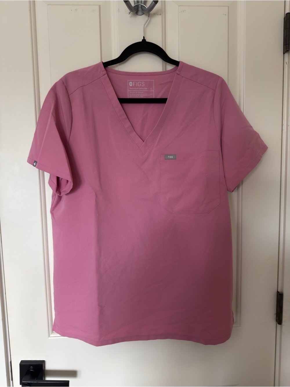 Figs Women's V-Neck Scrub Top in Dusty Pink